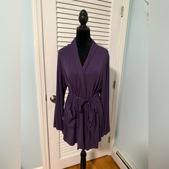 Duluth NEW without tags. Deep Purple Women's Short Robe. With two big pockets. L - Picture 1 of 5